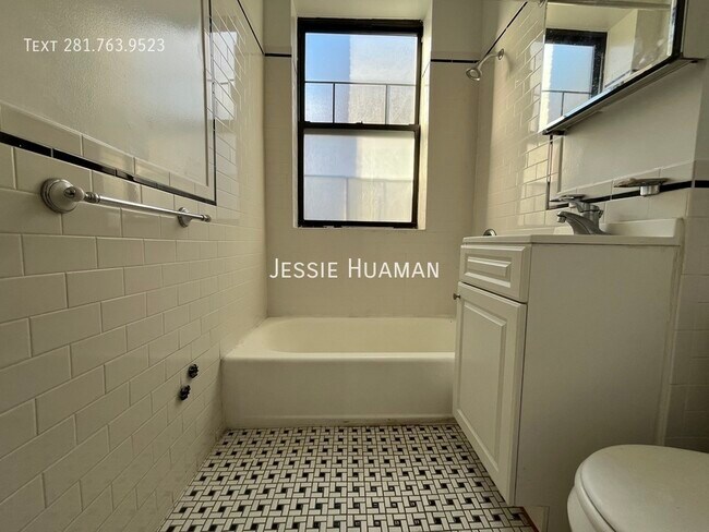 Building Photo - 53 W 72nd St