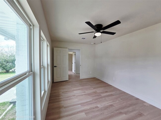 Building Photo - 4607 Englewood St