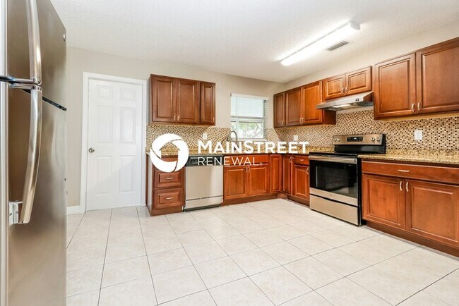 Building Photo - 3 Bedroom Pet-Friendly Home in New Port Richey, FL with Main Street Renewal