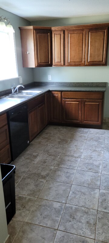 Building Photo - 18 W 80th St