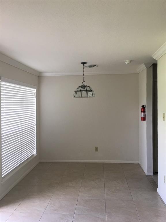 Building Photo - 6666 Harbor Town Dr