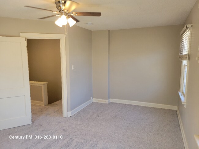 Building Photo - 3419 Edgemont St