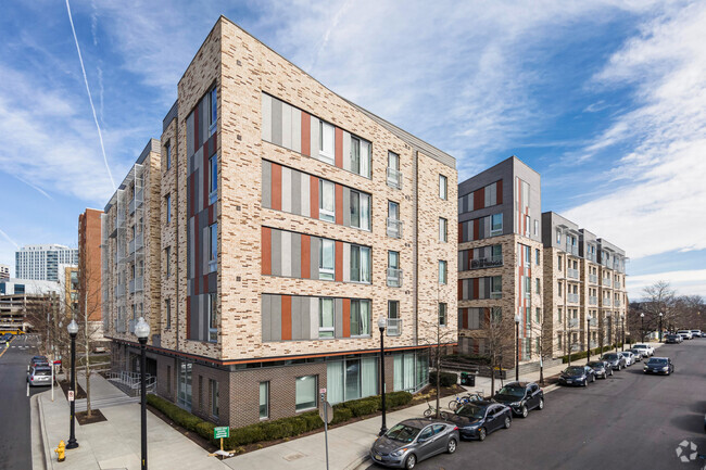 The Springs Apartments - 555 N Thomas St Arlington VA 22203 | Apartment ...