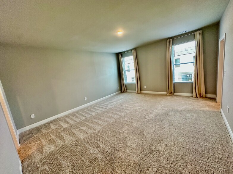 Primary Bedroom - 1253 S Blount St