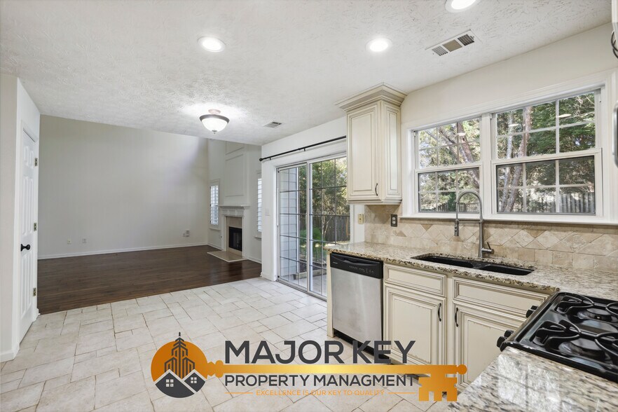 Building Photo - 1620 Midland Ct