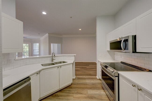 Building Photo - 3045 Marina Bay Dr