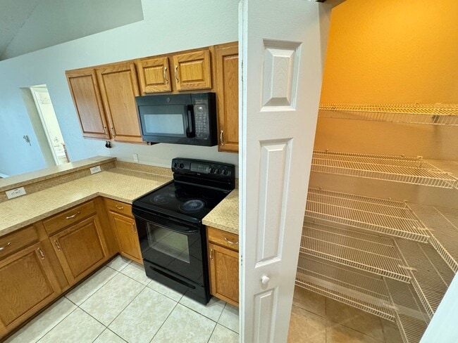 Building Photo - Split Floor plan 3/2 in Poinciana