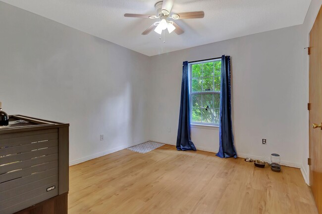Building Photo - 3613 Burton Cir