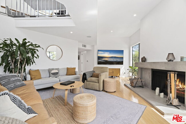 Building Photo - 2607 2nd St