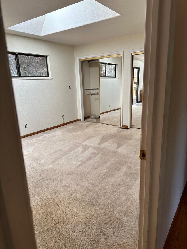 Building Photo - 2431 Rifle Range Dr