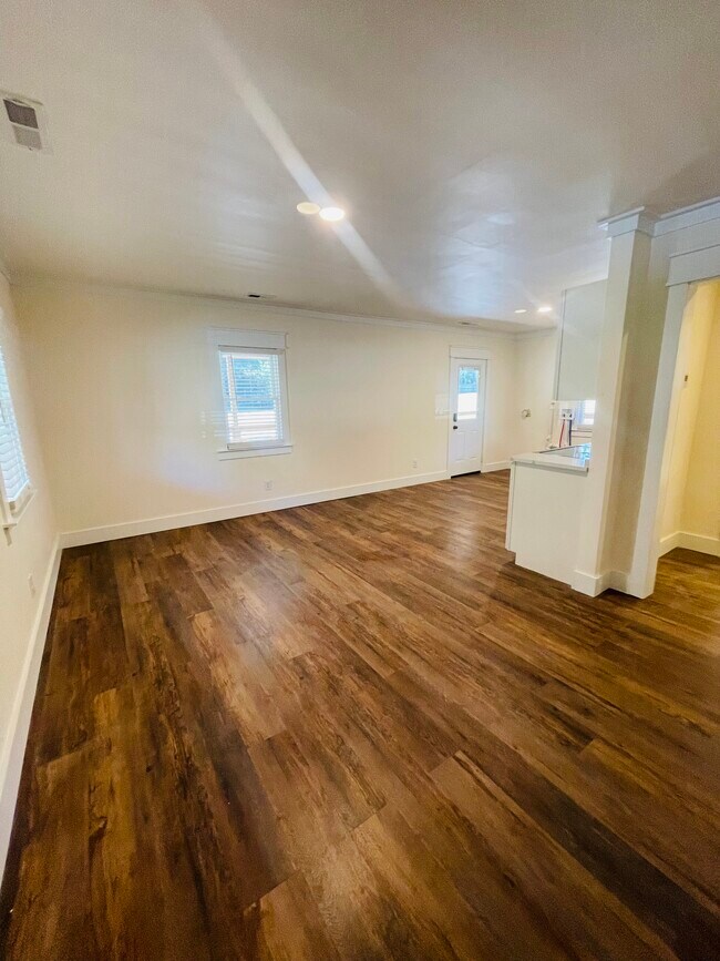 Building Photo - 4703 Green Shanty Rd