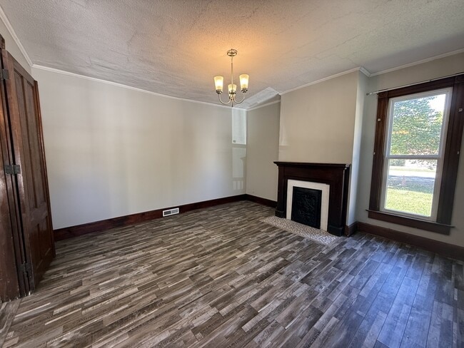 Building Photo - 23 E Brown St