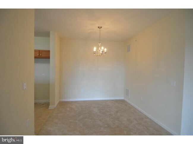 Building Photo - 1447 Sierra Dr