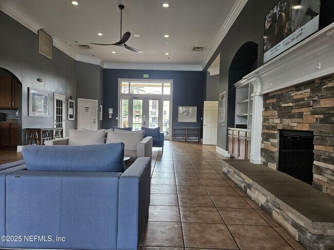 Building Photo - 8235 Lobster Bay Ct