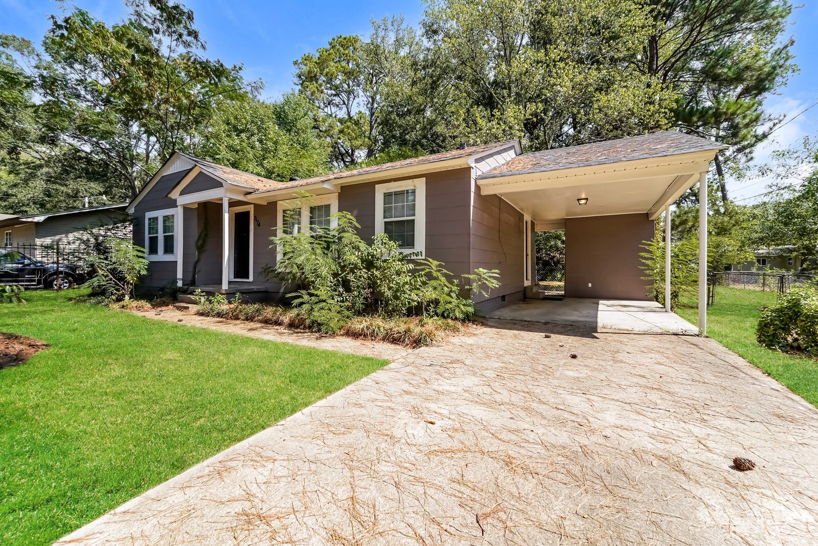 Building Photo - 3174 Charleston Dr