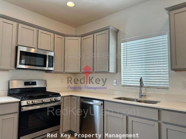 Building Photo - Osprey Dr. Single Family Home