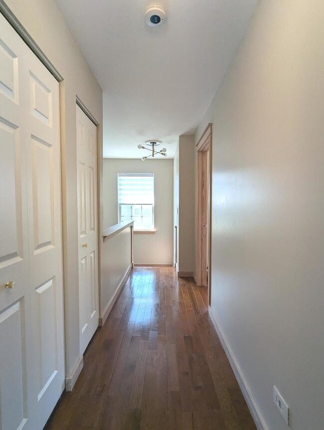 Building Photo - 2625 Canyon Dr