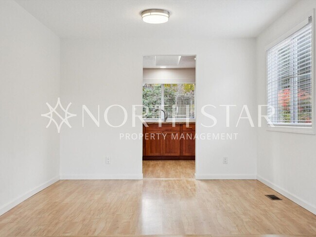 Building Photo - Beautifully Maintained Single-Level Home with Modern Touches