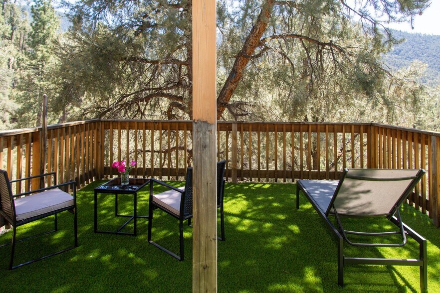 Building Photo - 2235 Ironwood Dr