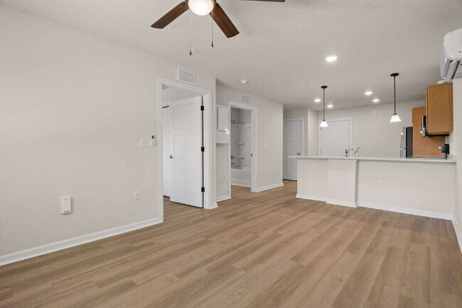 Building Photo - 260 Spanish Moss Cir