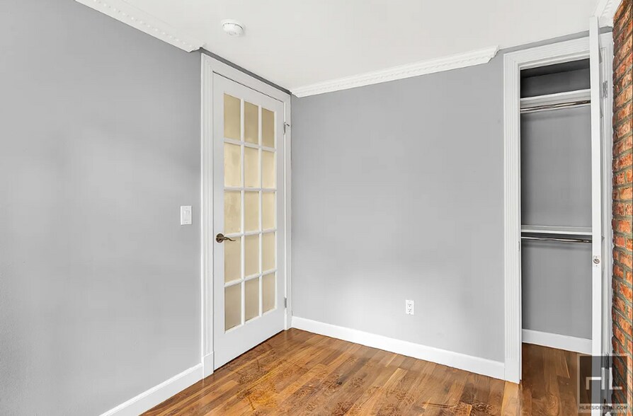 Building Photo - MULBERRY ST.