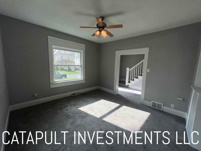 Building Photo - 1209-14 1/2 14 1/2 St