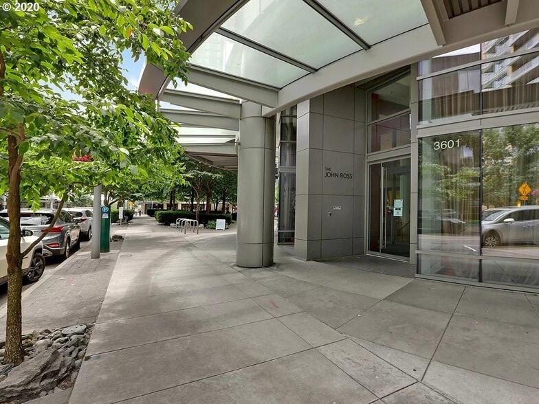Building Photo - 3601 S River Pkwy
