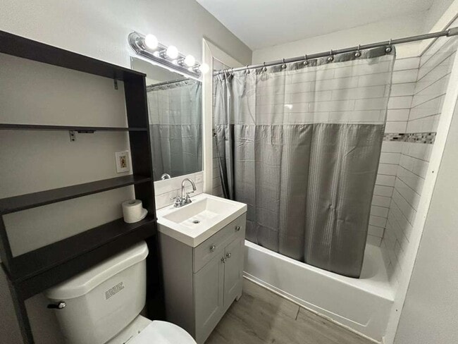 Building Photo - Spacious 3BR Single-Family Home in Mentor – Yard + Pets OK