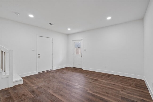 Building Photo - 1106 Winnie St