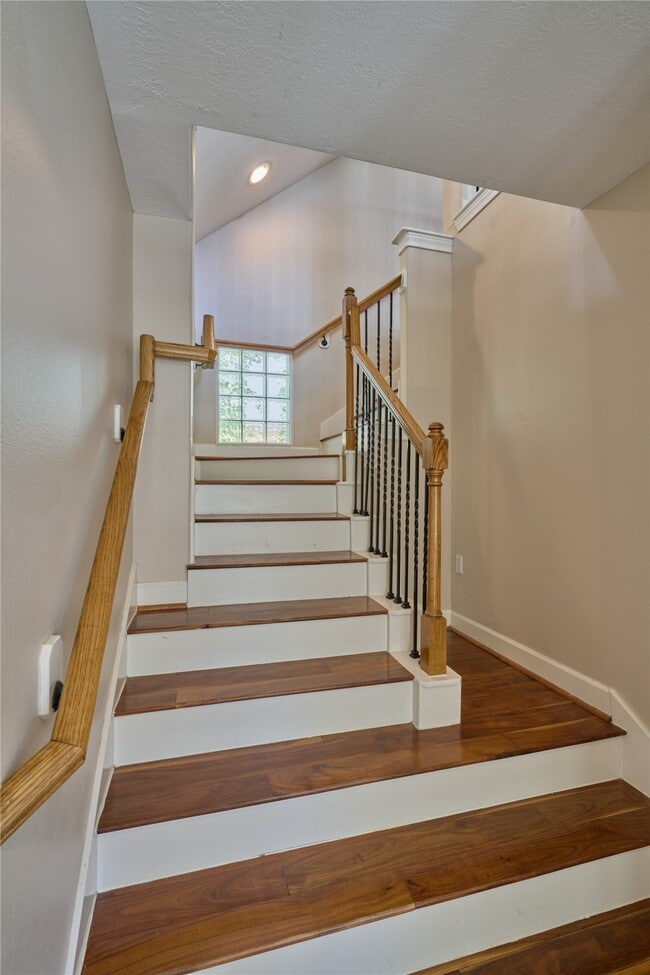 Building Photo - 2526 Bevis St