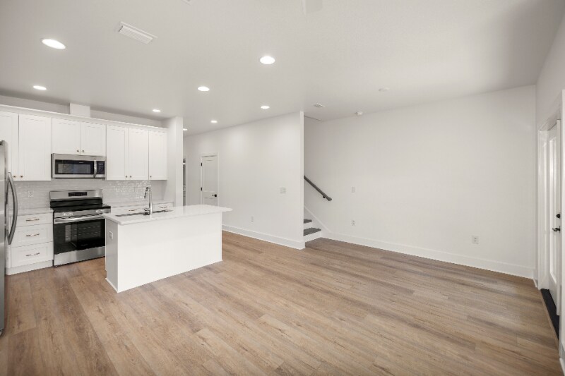 Building Photo - 604 Fir Ave