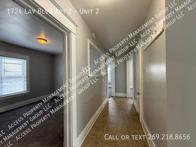 Building Photo - 1724 Lay Blvd