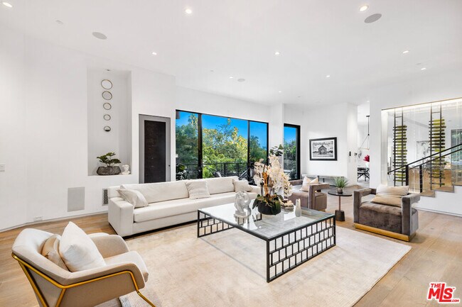 Building Photo - 727 N Beverly Glen Blvd