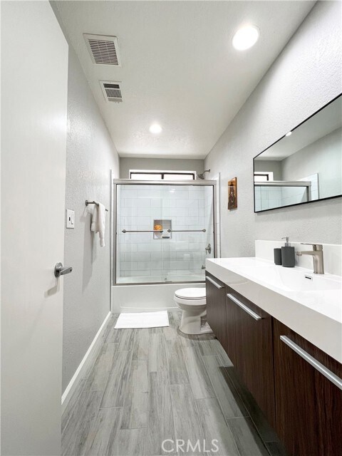 Building Photo - 34380 Linda Way