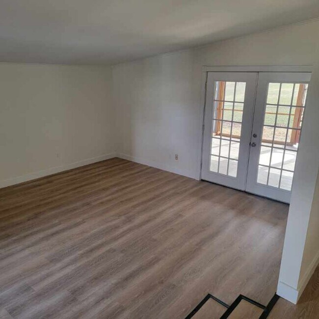 Building Photo - 4 Bedroom Home in St. Charles  $2695