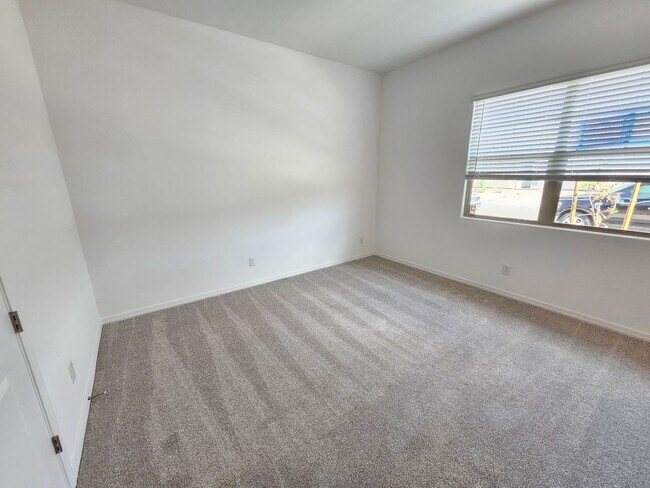 Building Photo - Wonderful new build with family fun amenities