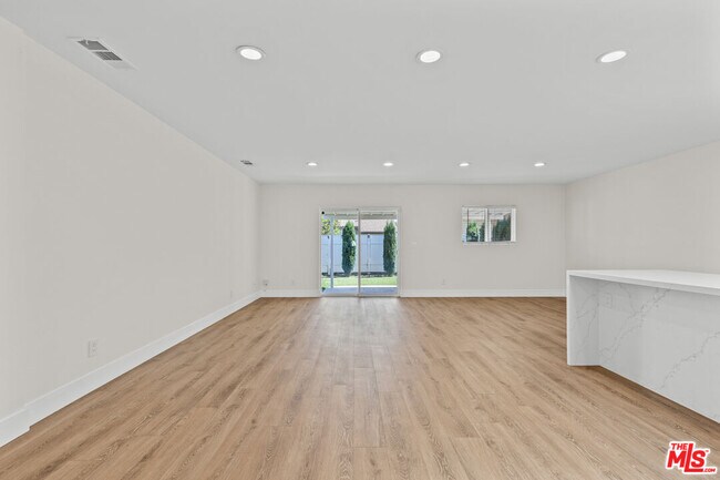 Building Photo - 17332 Bullock St