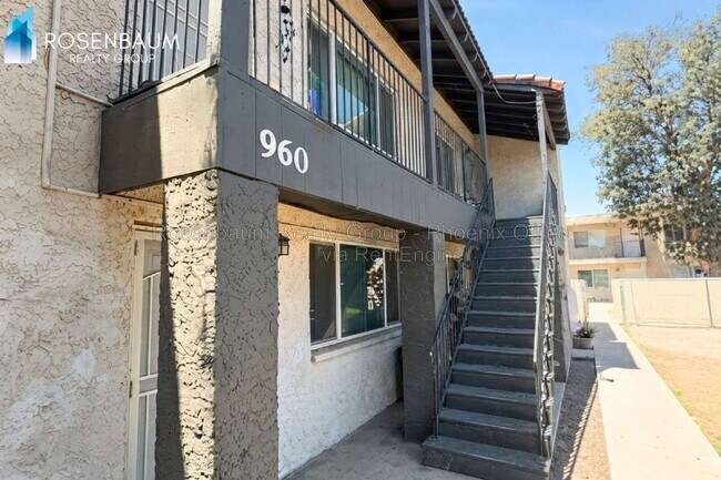 Building Photo - 960 N Jay St