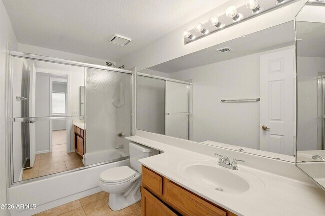 Building Photo - 9012 E Sutton Dr