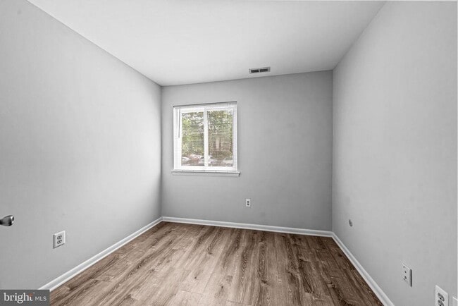 Building Photo - 202A Kelly Cove