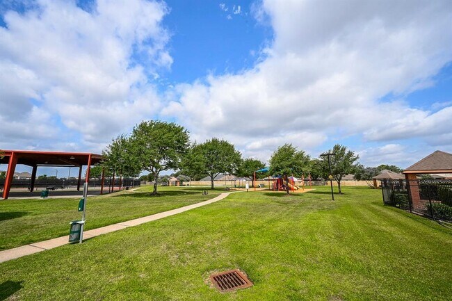 Building Photo - 10911 Overland Trail Dr