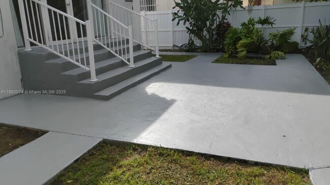 Building Photo - 2225 SW 21st Ter