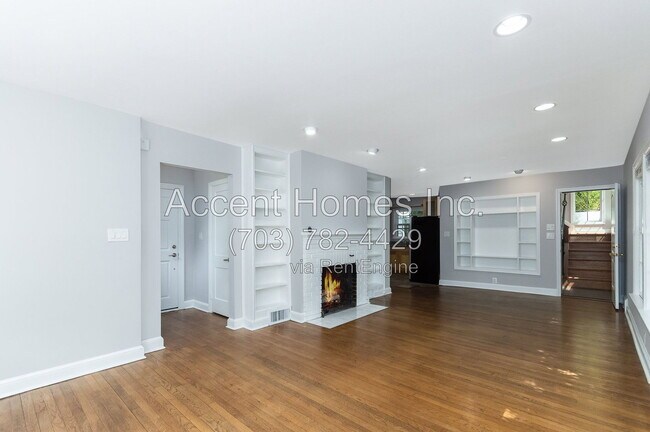 Building Photo - 813 31st St S