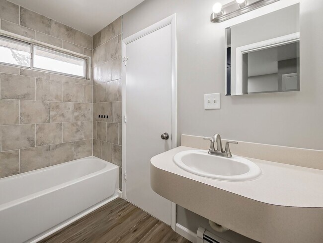 Building Photo - Peaceful Living in the Heart of White Lake