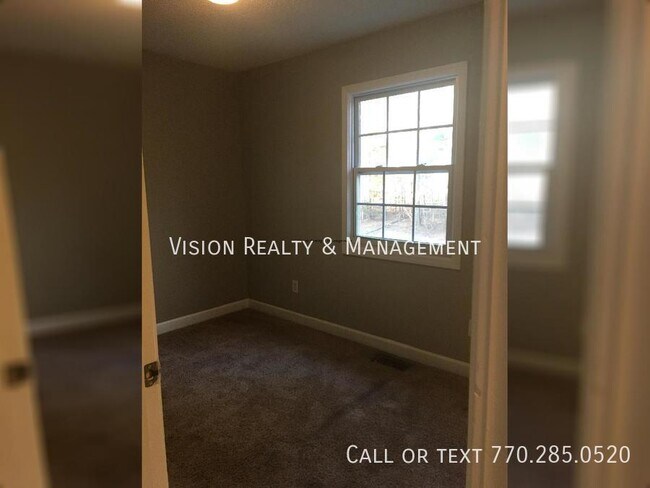 Building Photo - 3BR/2BA Duplex Home