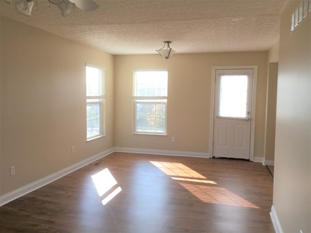 Building Photo - 10408 Lynchburg Dr