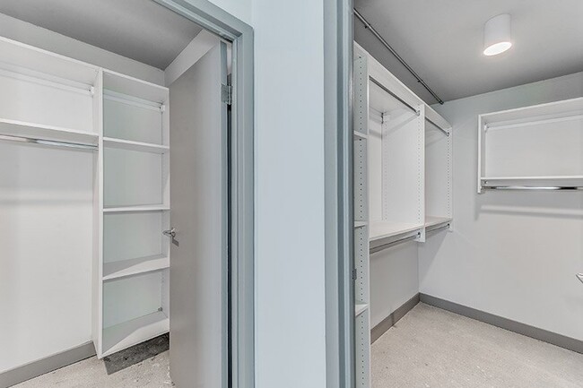 Building Photo - 2233 S Highland Ave