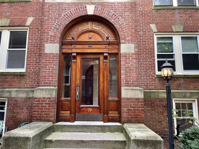Primary Photo - 19 Short St