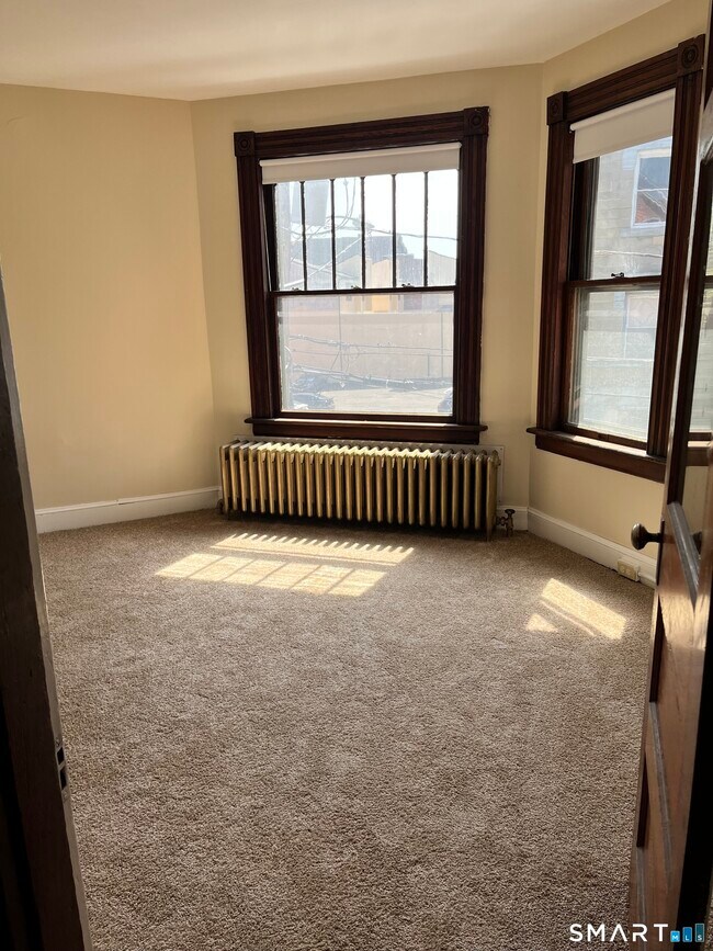 Building Photo - 17 Park Pl