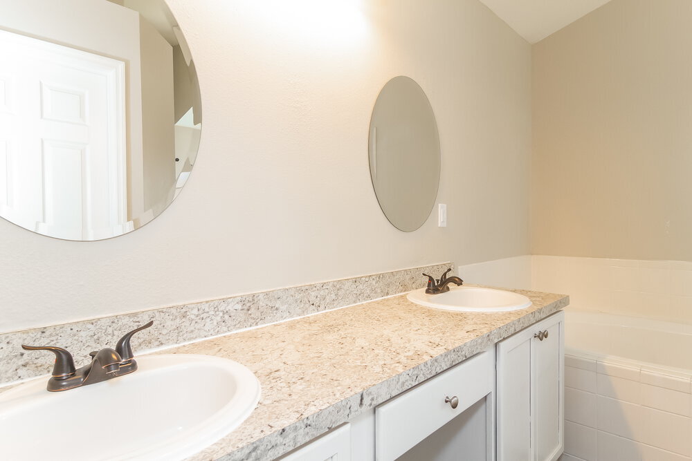 Building Photo - 4056 Forest Island Dr